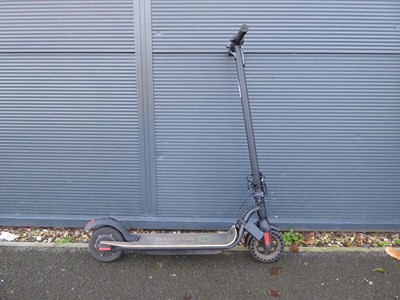 Lot 4028 - M Scooter electric folding scooter with charger