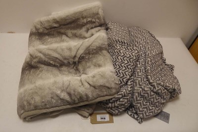 Lot 3410 - x3 throws