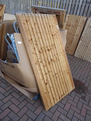 Lot 4176 - Timber braced garden gate, approx. 0.9m wide,...