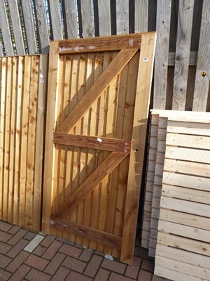 Lot 4182 - Timber braced garden gate, approx. 0.9m wide,...