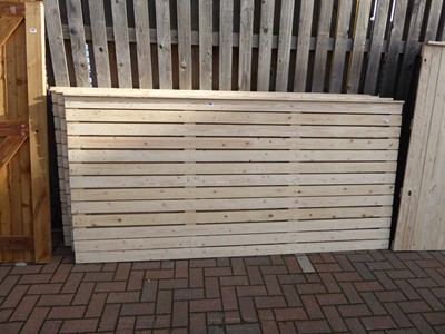 Lot 4185 - 4 shadow gap timber fence panels, approx 2.4m...