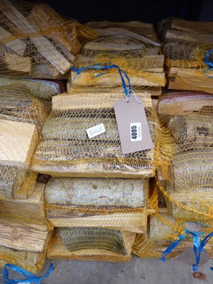 Lot 4095 - 5 bags of fire logs and 1 bag of kindling