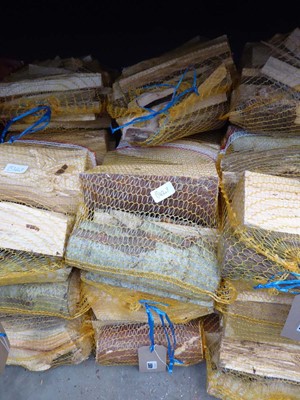 Lot 4097 - 5 bags of fire logs and 1 bag of kindling