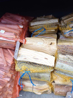 Lot 4098 - 5 bags of fire logs and 1 bag of kindling