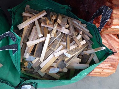 Lot 4100 - Small dumpy bag containing a quantity of kindling