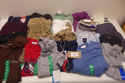 Lot 3427 - x20 mixed clothing items to include Columbia etc