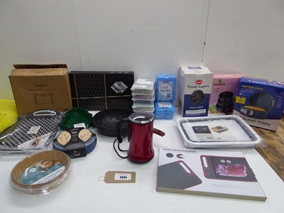 Lot 3884 - Yogurt maker, baking tins, Milk frother,...