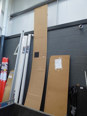 Lot 4243 - Wren Tek Wall 4m splash back - Black sparkle