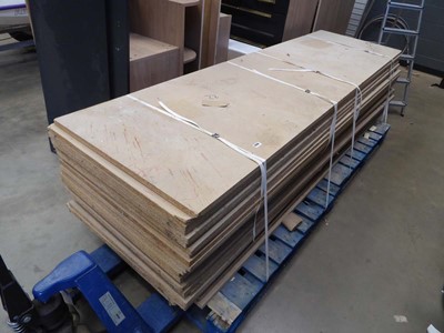 Lot 4250 - Approx. 22 half sheets of 25mm chipboard,...