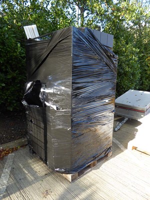 Lot 4153 - Keter Newton 7.5ft x 9ft shed