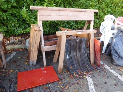Lot 4159 - Assortment of items to include large timber...