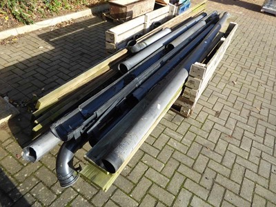 Lot 4170 - Assortment of items to include plastic...