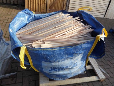 Lot 4174 - Dumpy bag containing a large quantity of...