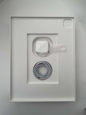 Lot Apple iPad Pro 12.9-inch (5th Generation)...