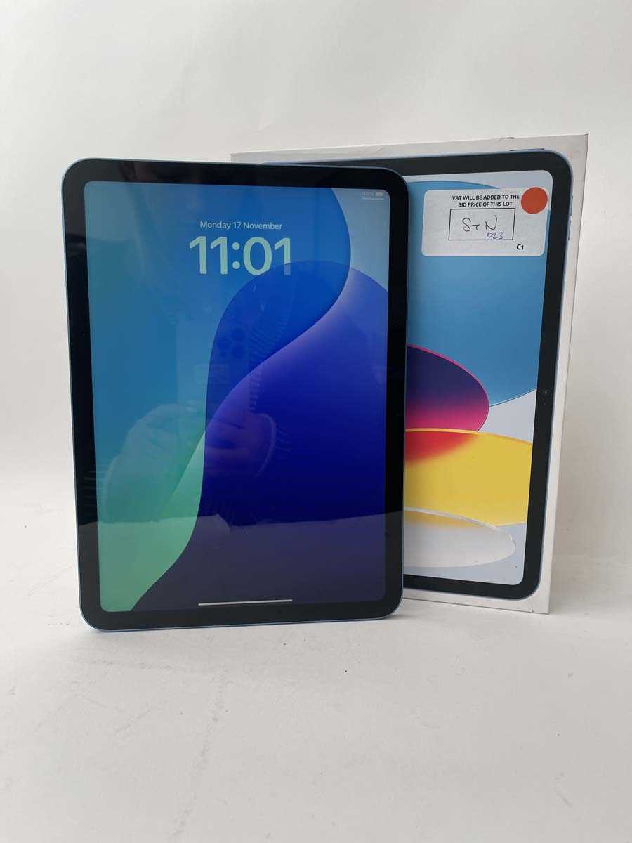 Lot Apple iPad (10th Generation) Wi-Fi, 64GB,...