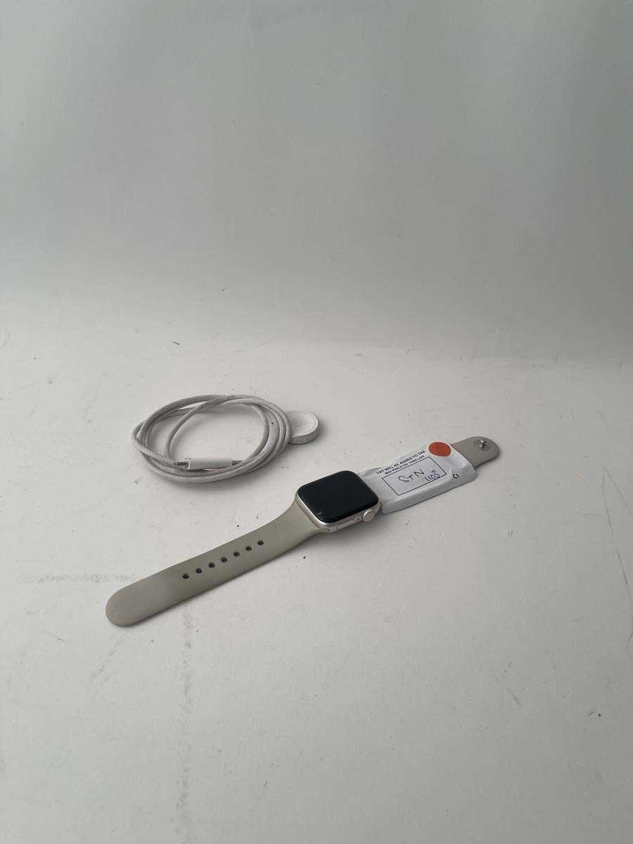 Lot Apple Watch SE (Gen 2), 40mm, Starlight...
