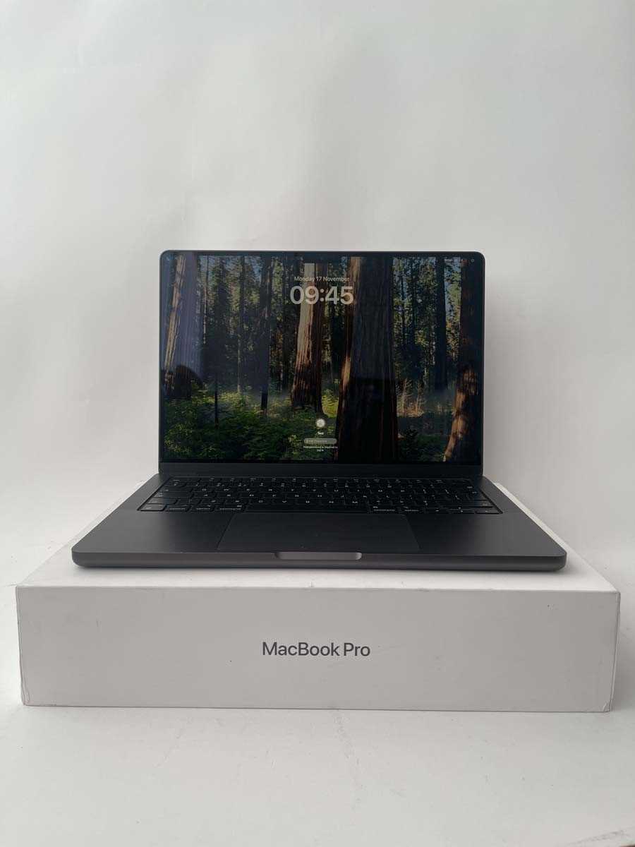 Lot Apple MacBook Pro 14-inch with Apple M3 Pro...