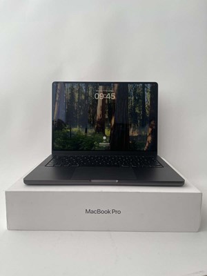 Lot Apple MacBook Pro 14-inch with Apple M3 Pro...