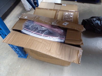 Lot 4287 - Mesh back lumber support swivel office chair....