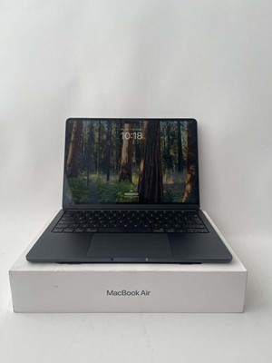 Lot Apple MacBook Air 13-inch with Apple M4 chip,...