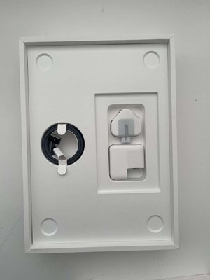 Lot Apple MacBook Air 13-inch with Apple M4 chip,...