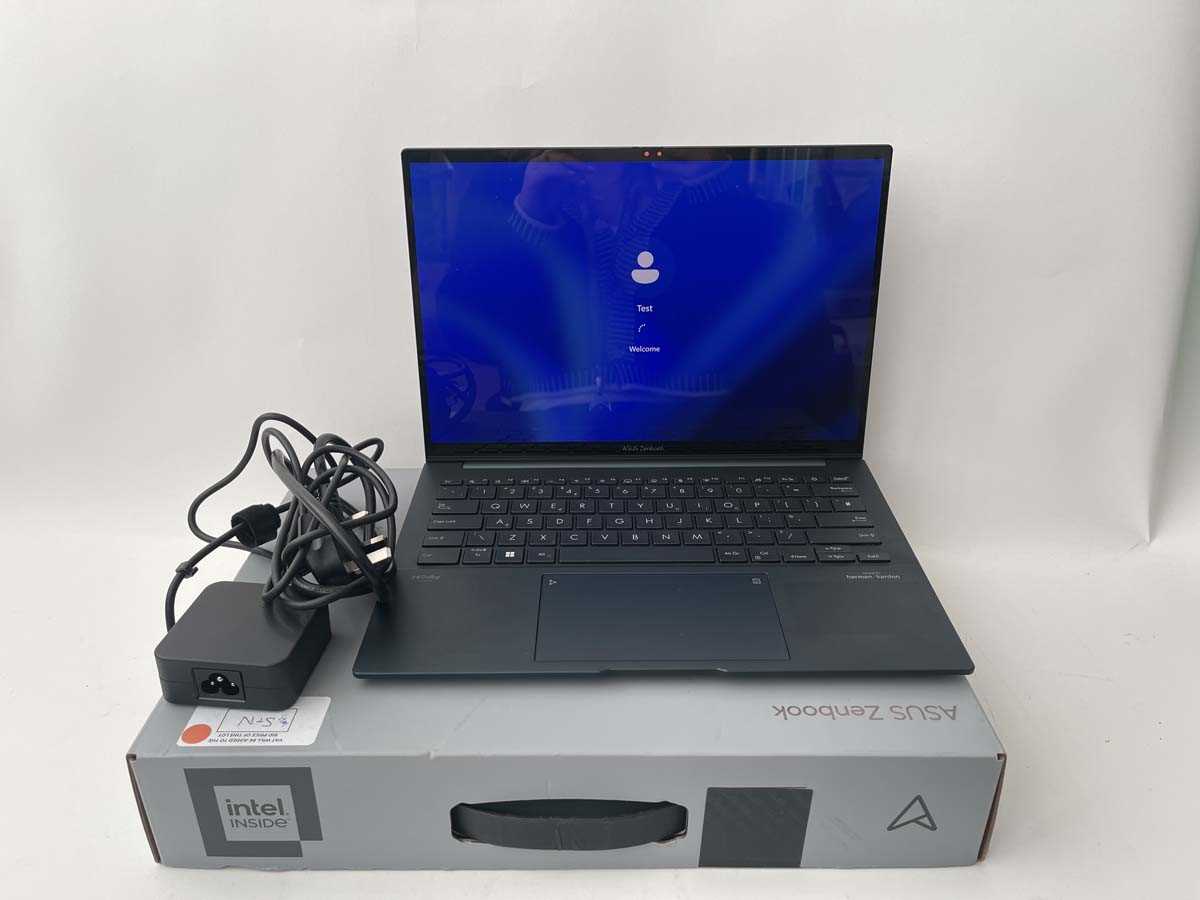 Lot ASUS Zenbook UX3405M laptop, Intel Core Ultra...