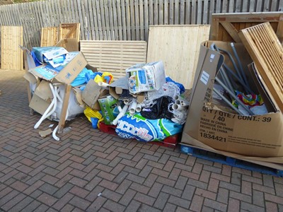 Lot 4175 - 3 pallets of loose swimming pools