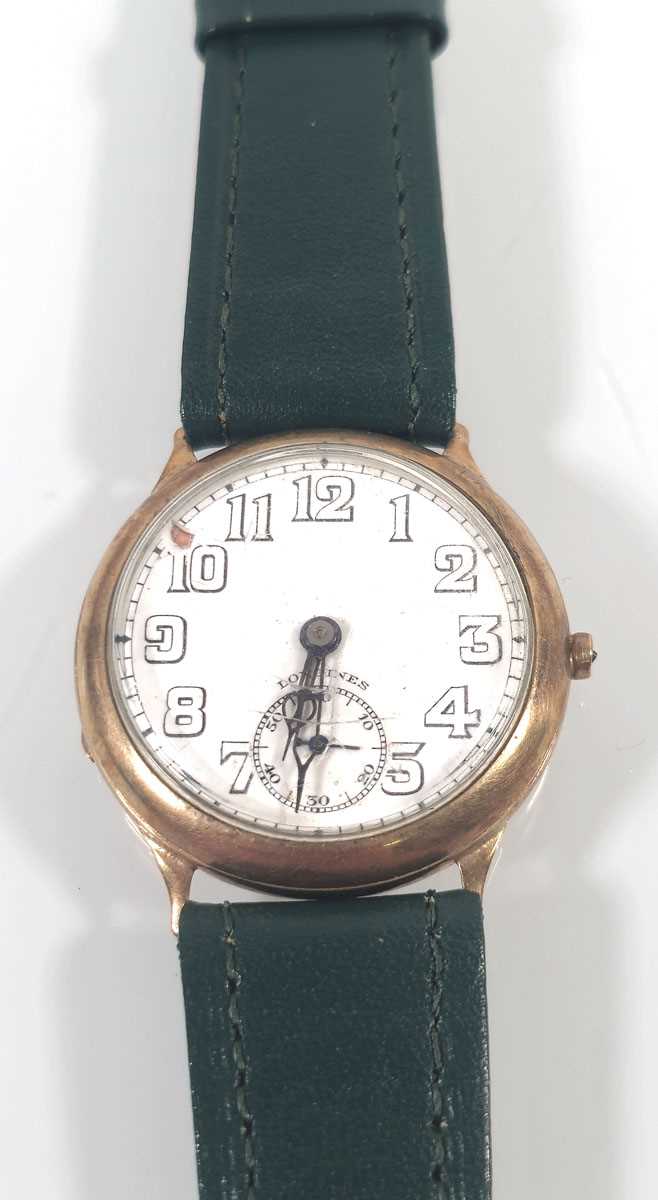 Lot 451 - A gentleman's 9ct gold cased Longines...