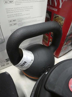 Lot 3522 - 4 x 5kg weight plates and 16kg kettlebell