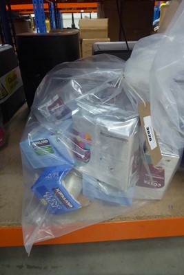 Lot 3020 - Bag of clingfilm, vinyl gloves, coffee pods etc.