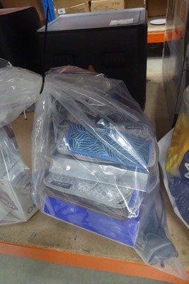 Lot 3021 - Bag of sun readers