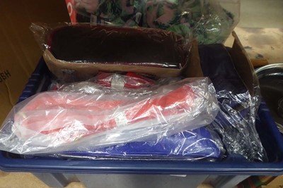 Lot 3110 - Box of various hand bags