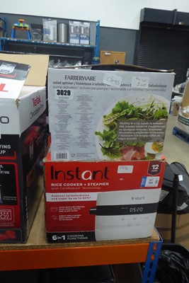Lot 3029 - Instant rice cooker and steamer, plus...
