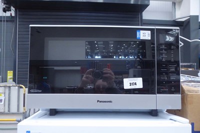 Lot 3174 - Panasonic Inverter microwave