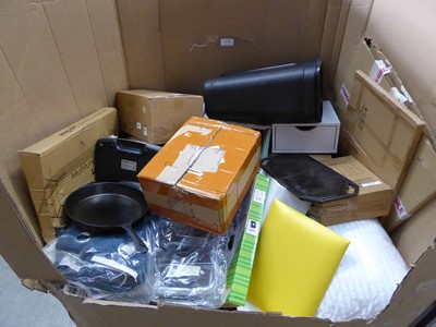 Lot 3892 - Large pallet box of household items including...