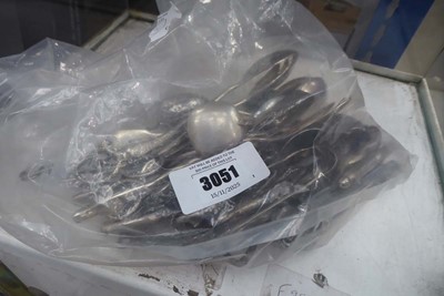 Lot 3051 - Bag of cutlery