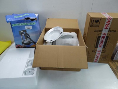 Lot 3534 - Juice extractor, 30 piece dinner set and...