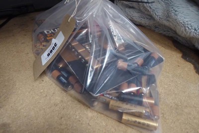 Lot 3069 - Bag of batteries