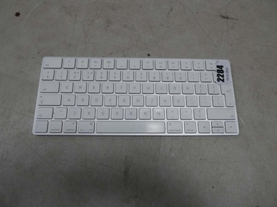 Lot 2284 - Apple keyboard