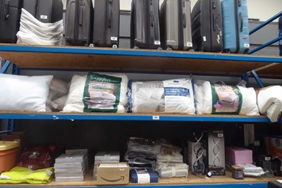 Lot 3200 - Shelf containing loose bedding pillows,...