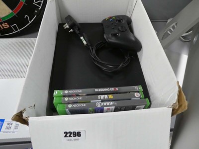 Lot 2296 - Xbox One with controller and games