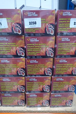 Lot 3250 - 15 boxes of 30 Little Hotties adhesive toe...