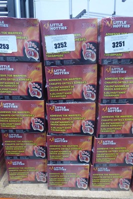 Lot 3252 - 15 boxes of 30 Little Hotties adhesive toe...
