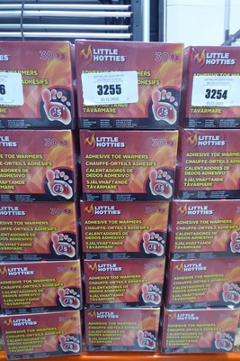 Lot 3255 - 15 boxes of 30 Little Hotties adhesive toe...