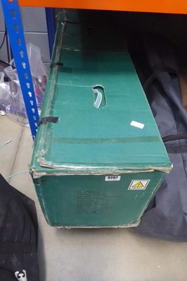 Lot 3267 - 7.5ft Christmas tree