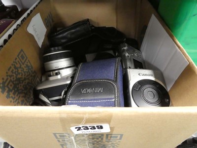 Lot 2339 - Box containing various cameras