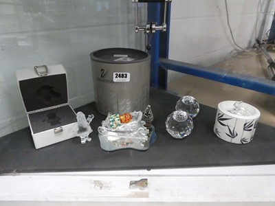 Lot 2483 - Selection of Swarovski figures to include...