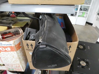 Lot 2350 - Box containing various camera equipment