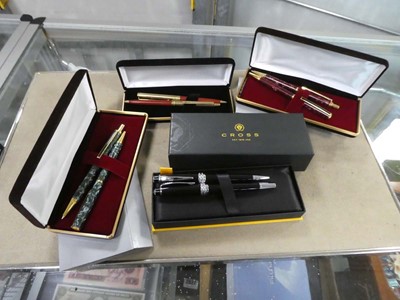 Lot 2492 - Box containing various pens