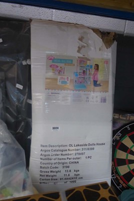 Lot 3324 - Lakeside dolls house